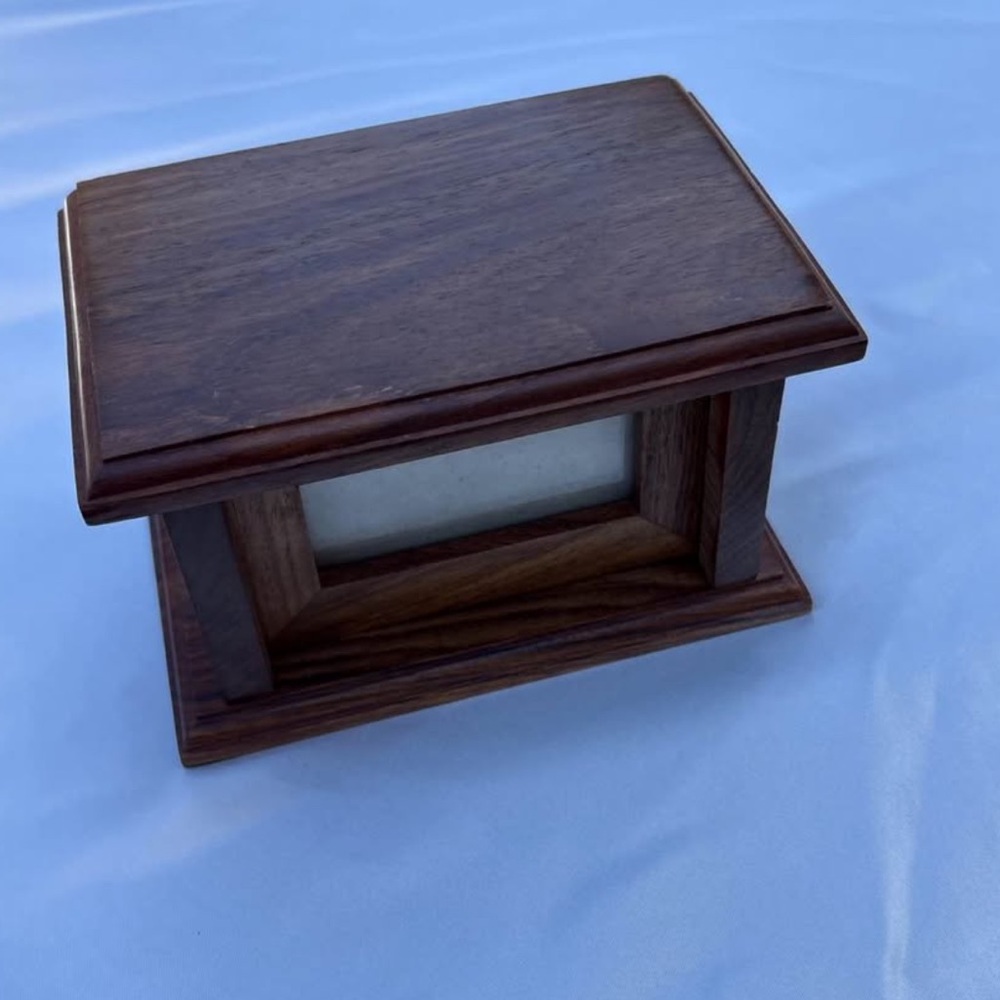 Solid Wood Handicrafts Pet Urn Photo Memorial Keepsake Cremation for Ashes